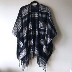 ✨Long Shrug / Poncho✨